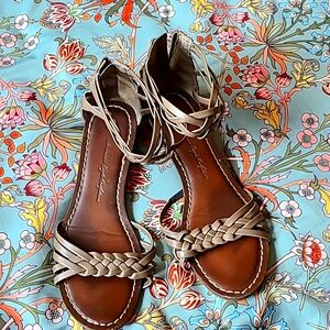 Scrappy ankle sandal